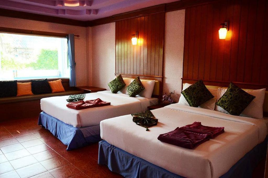 Phi Phi Don Chukit Resort Bagian luar foto