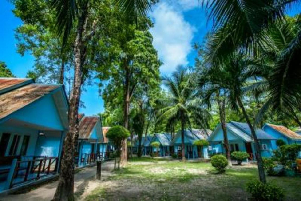 Phi Phi Don Chukit Resort Bagian luar foto