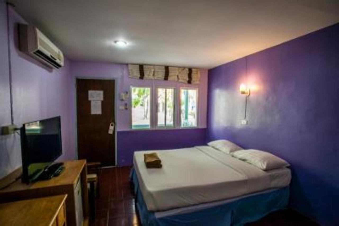 Phi Phi Don Chukit Resort Bagian luar foto