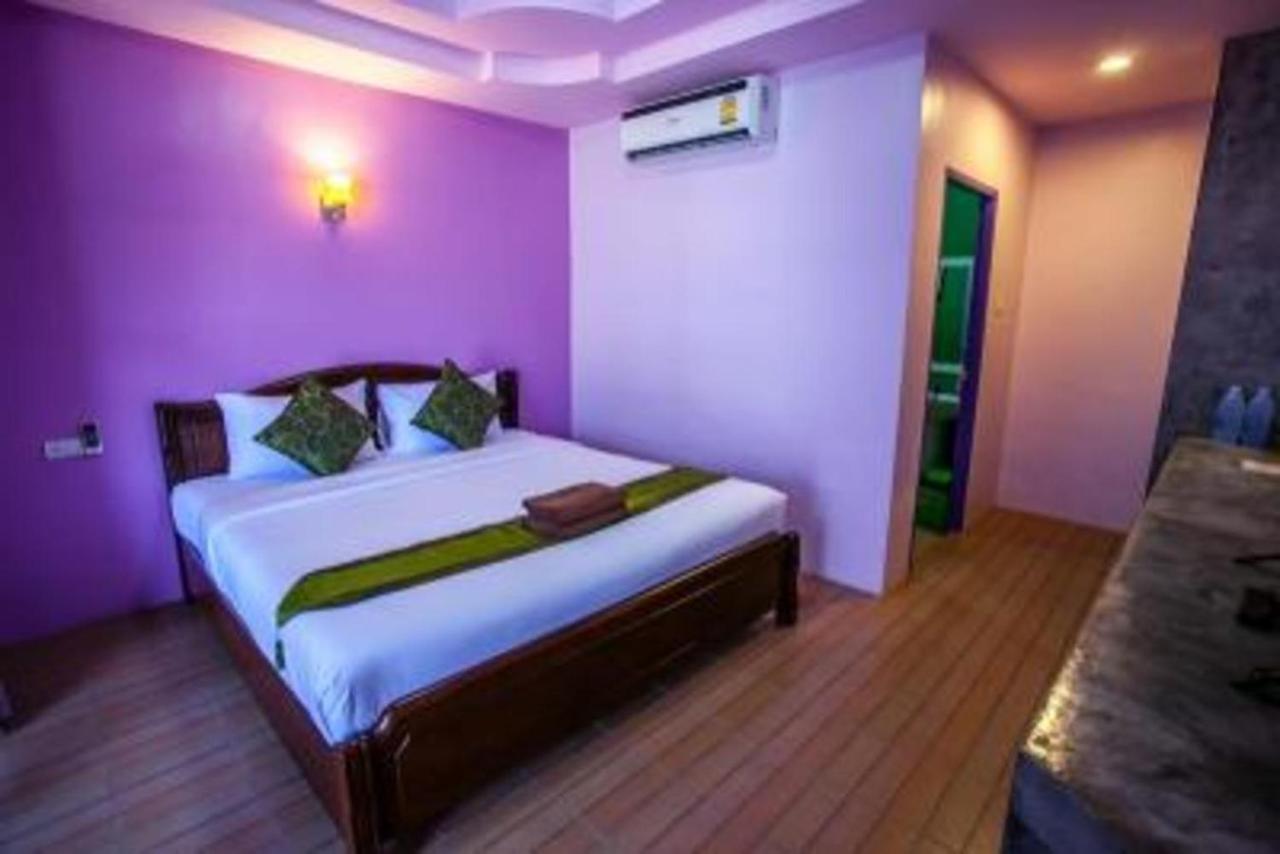Phi Phi Don Chukit Resort Bagian luar foto