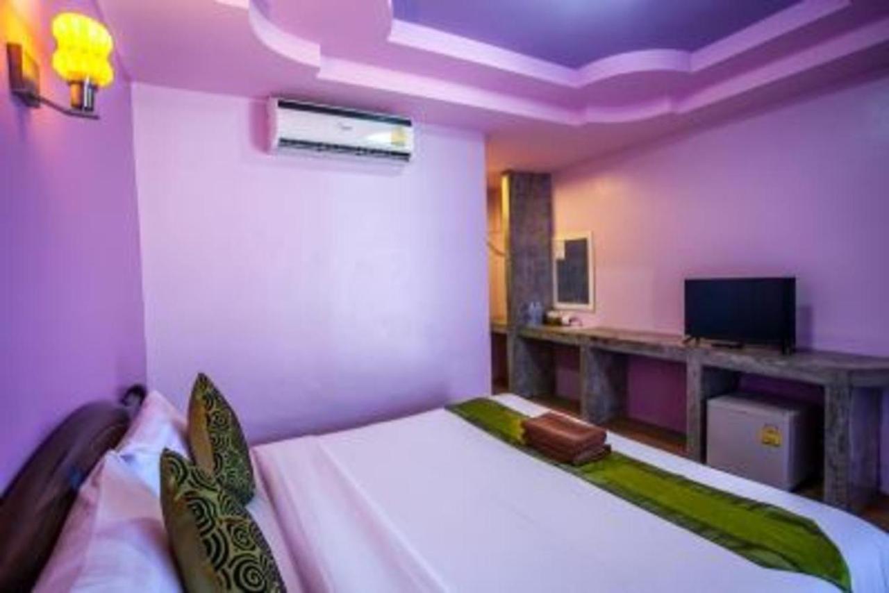 Phi Phi Don Chukit Resort Bagian luar foto