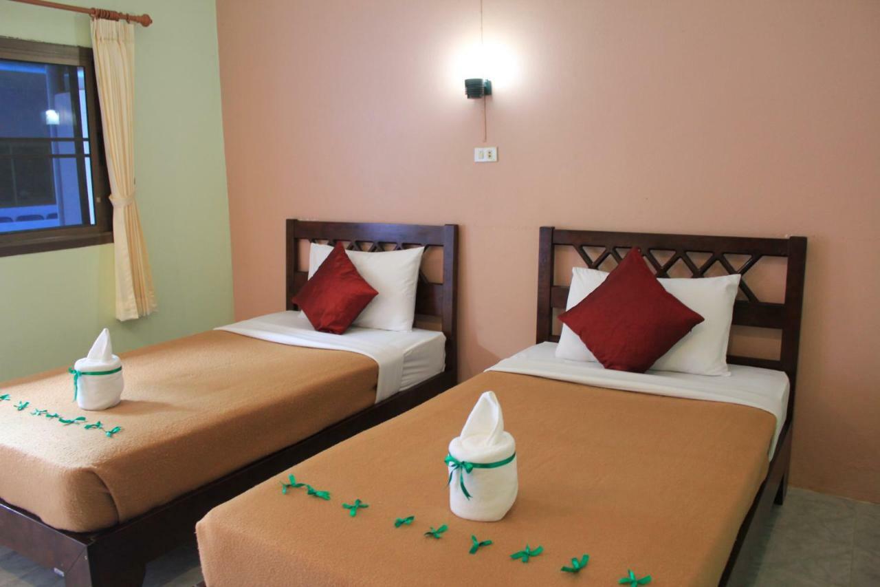 Phi Phi Don Chukit Resort Bagian luar foto