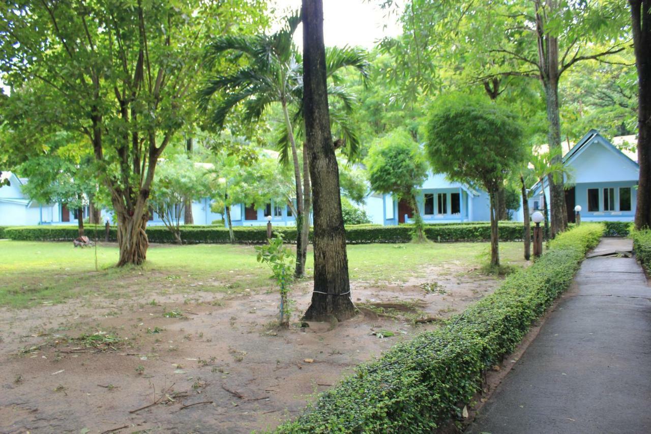 Phi Phi Don Chukit Resort Bagian luar foto