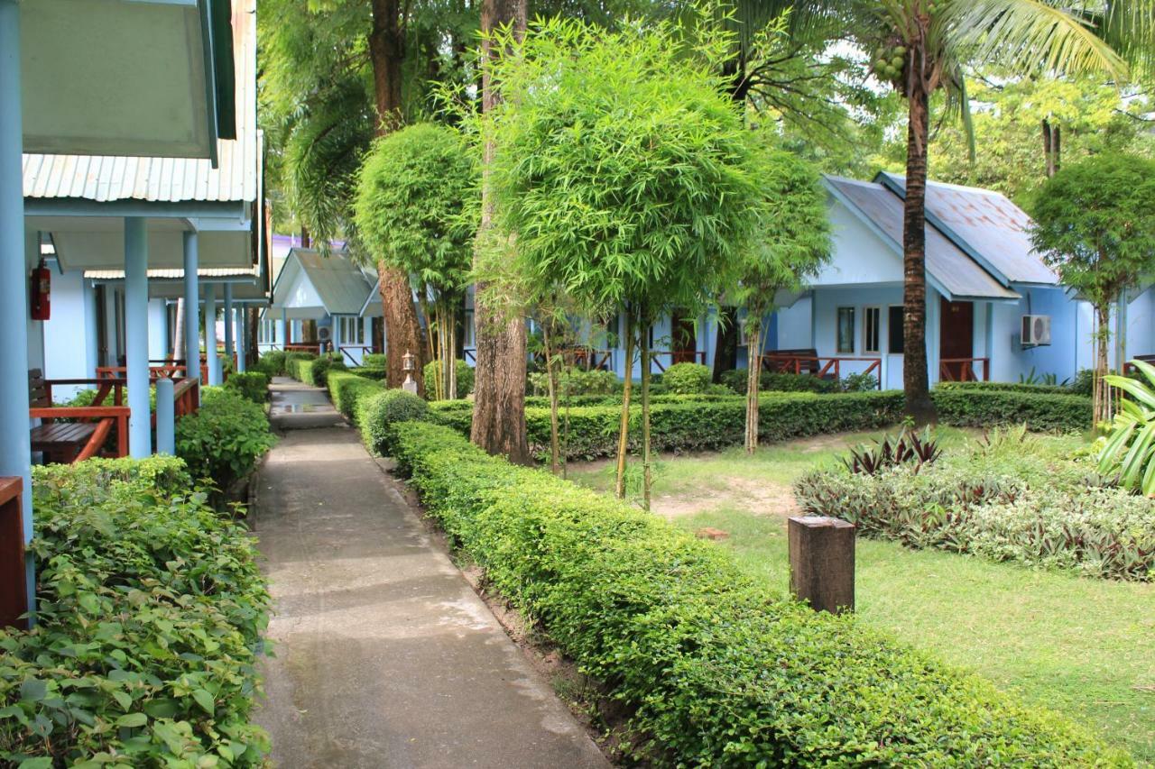 Phi Phi Don Chukit Resort Bagian luar foto