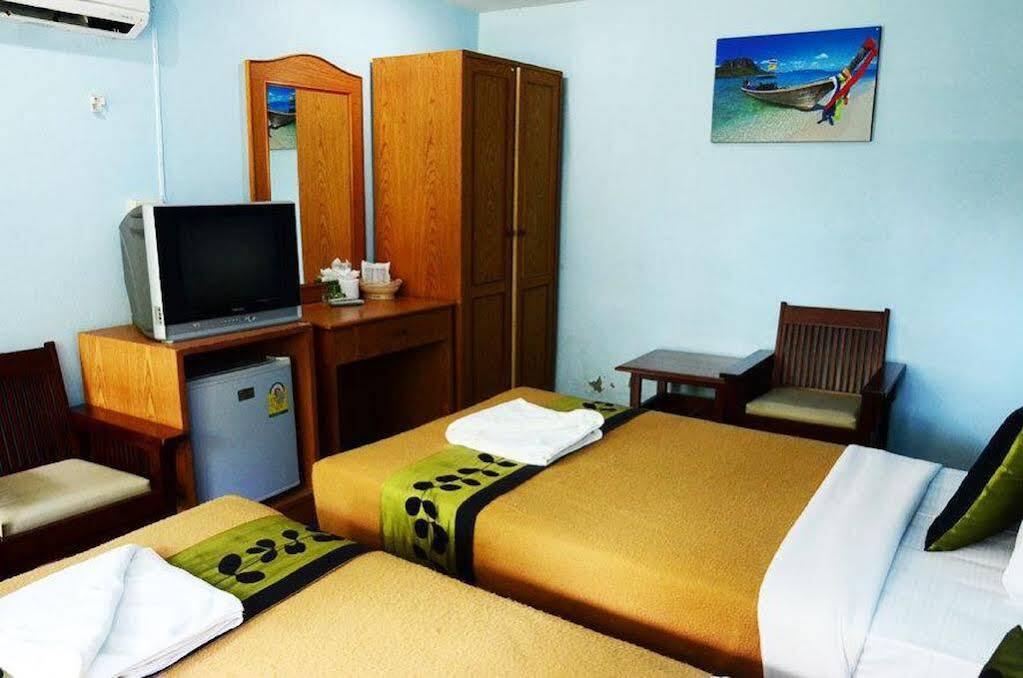 Phi Phi Don Chukit Resort Bagian luar foto